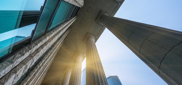 modern vs. traditional architecture